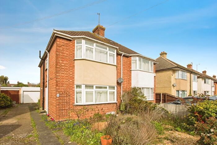 3 Bedroom Semi-Detached House For Sale In Green Park, Cambridge, Cambridgeshire, CB4