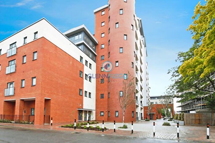 1 Bedroom Flat To Rent In The Junction, Slough Station, SL2