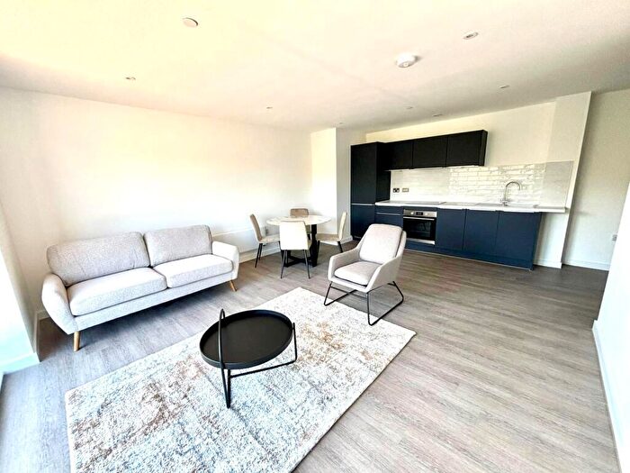 2 Bedroom Flat To Rent In Buckingham Court, MK9