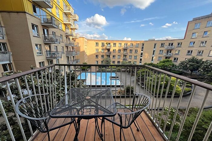 2 Bedroom Flat To Rent In Carronade Court, Eden Grove, London, N7