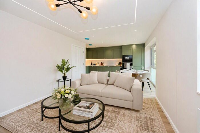 2 Bedroom Flat For Sale In Eaton Road, Sutton, SM2