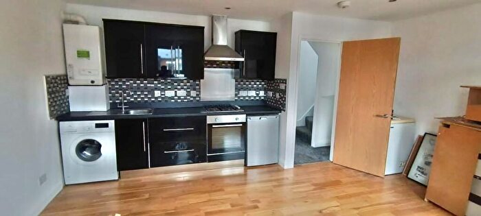 3 Bedroom Flat To Rent In Dunstans Road, London, SE22