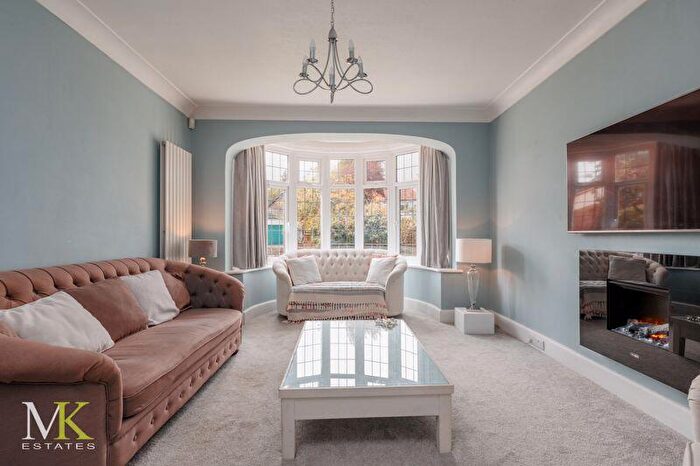 5 Bedroom Detached House For Sale In Cheriton Avenue, Bournemouth, BH7