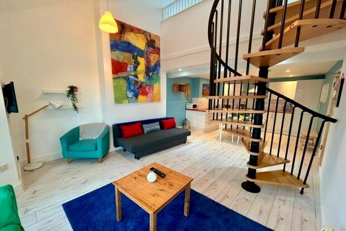 2 Bedroom Flat To Rent In Paget Road, Y Barri, CF62