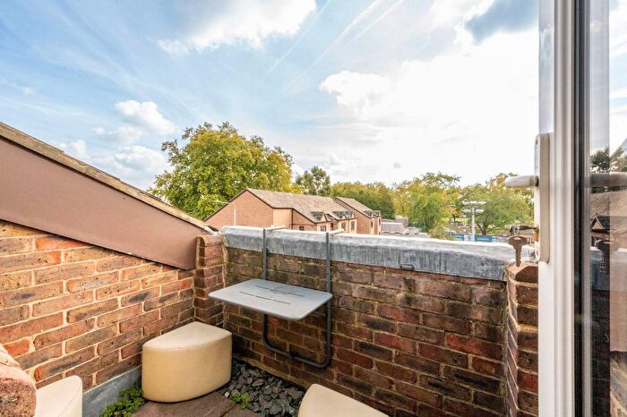 3 Bedroom Flat To Rent In Old London Road, Kingston, Kingston Upon Thames, KT2