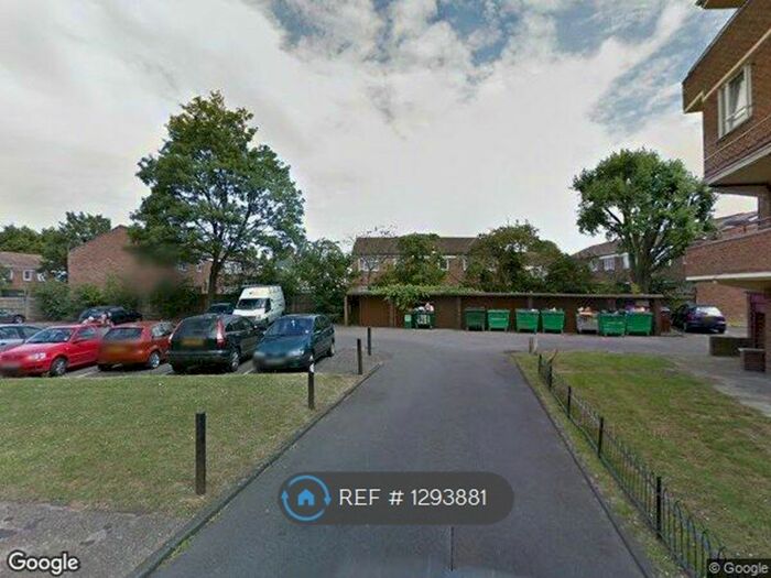 2 Bedroom Flat To Rent In Mainwaring Court, Mitcham CR4