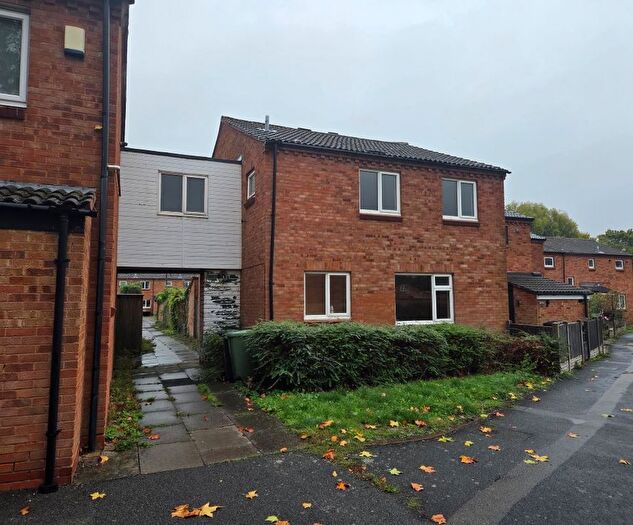 5 Bedroom Terraced House For Sale In Exhall Close, Redditch, Worcestershire, B98