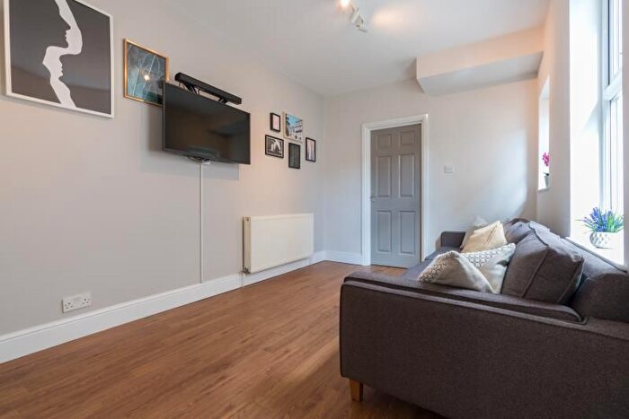 5 Bedroom Terraced House To Rent In Hudson Road, Portsmouth, PO5