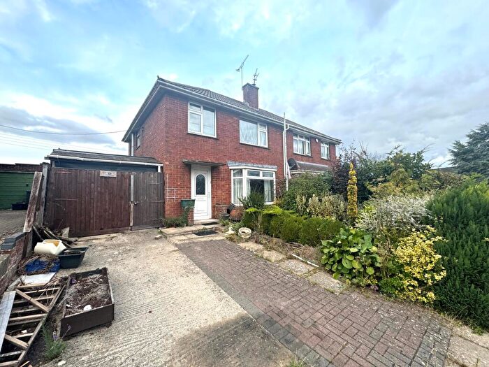 3 Bedroom Semi-Detached House For Sale In Longleaze, Royal Wootton Bassett, SN4