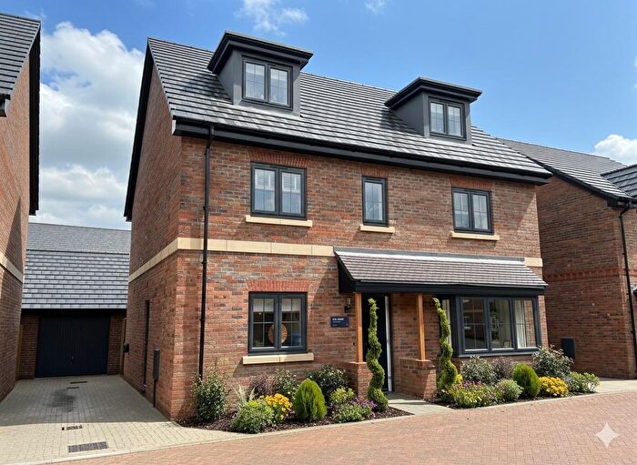 5 Bedroom Property For Sale In Windsor Gate, Windsor, SL4