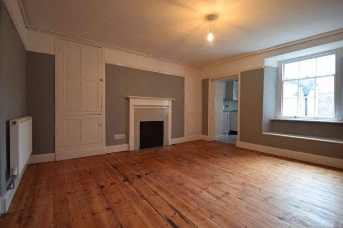 1 Bedroom Flat To Rent In Newport Terrace, Barnstaple, Devon, EX32