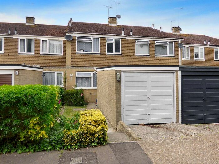 2 Bedroom Terraced House To Rent In Highfield Close, Angmering, Littlehampton, BN16