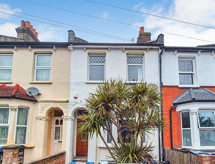 3 Bedroom Terraced House For Sale In Belmont Road, London, SE25