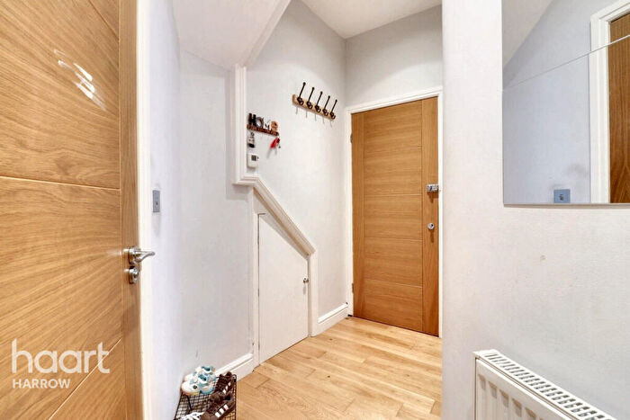 2 Bedroom Maisonette For Sale In Radnor Avenue, Harrow, HA1