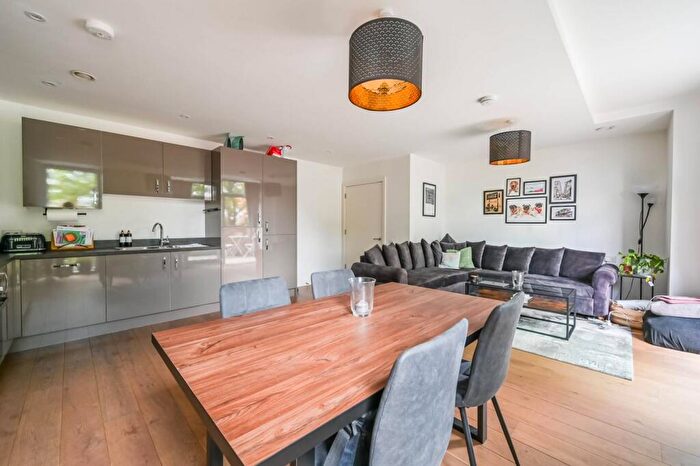 1 Bedroom Flat To Rent In Amelia Street, Elephant And Castle, London, SE17