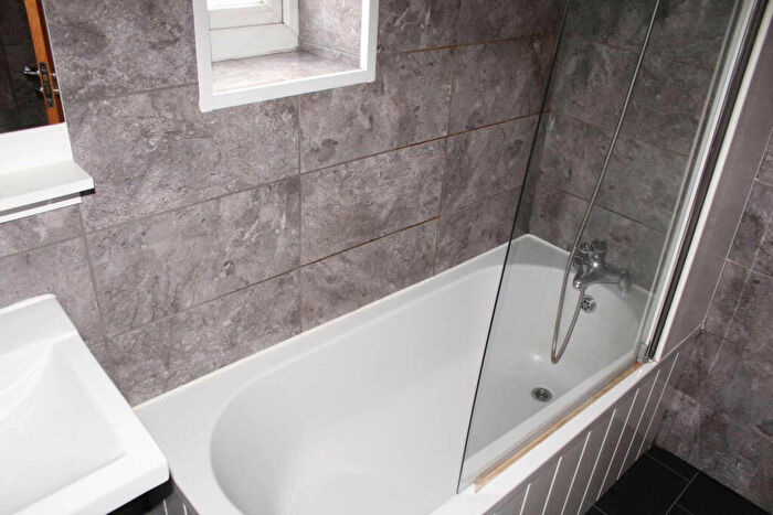 1 Bedroom House To Rent In Littleton Road, Salford, M7