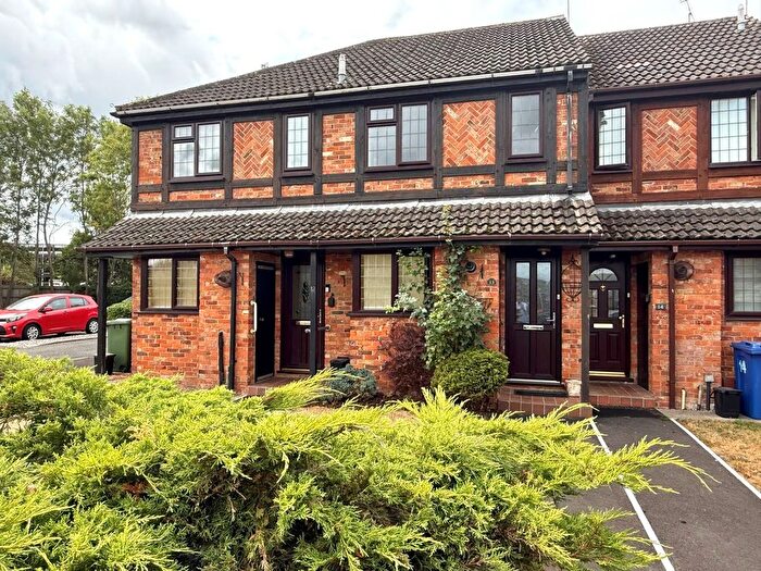 2 Bedroom Maisonette For Sale In Daventry Court, Bracknell, RG42