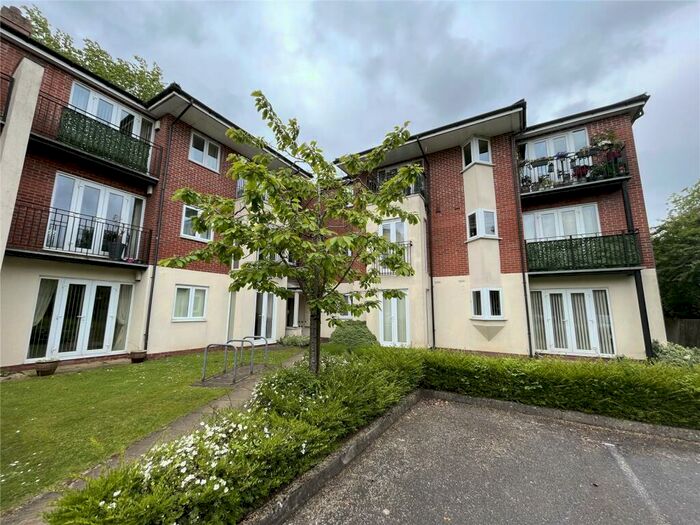 2 Bedroom Flat To Rent In Haslucks Green Road, Shirley, Solihull, B90