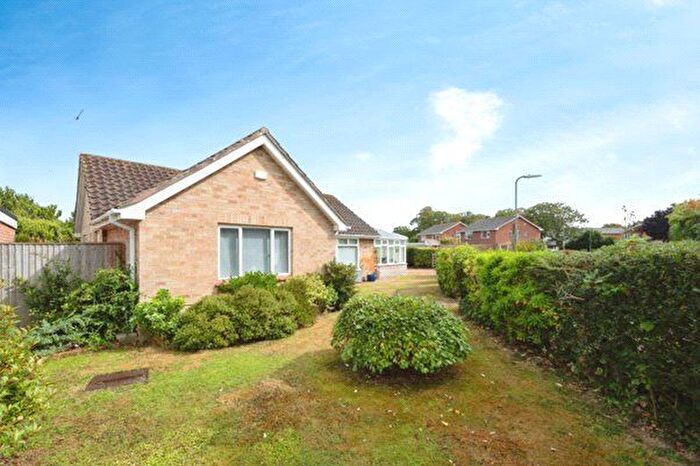 3 Bedroom Bungalow For Sale In Garden Close, Hayling Island, Hampshire, PO11