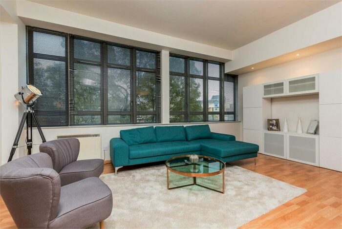 2 Bedroom Flat To Rent In City Road, Old Street, EC1V