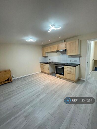 1 Bedroom Flat To Rent In Worplesdon Road, Guildford, GU2