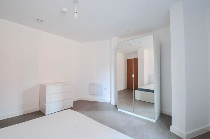 2 Bedroom Flat To Rent In Oldfield Road, Salford, M5