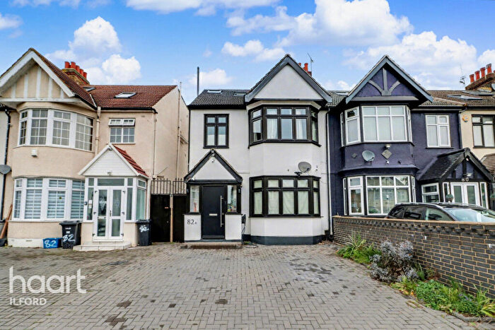 4 Bedroom End Of Terrace House For Sale In Vaughan Gardens, Ilford, IG1