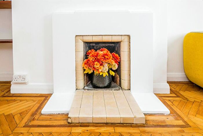 1 Bedroom Apartment For Sale In Westgate Street, Cardiff, CF10