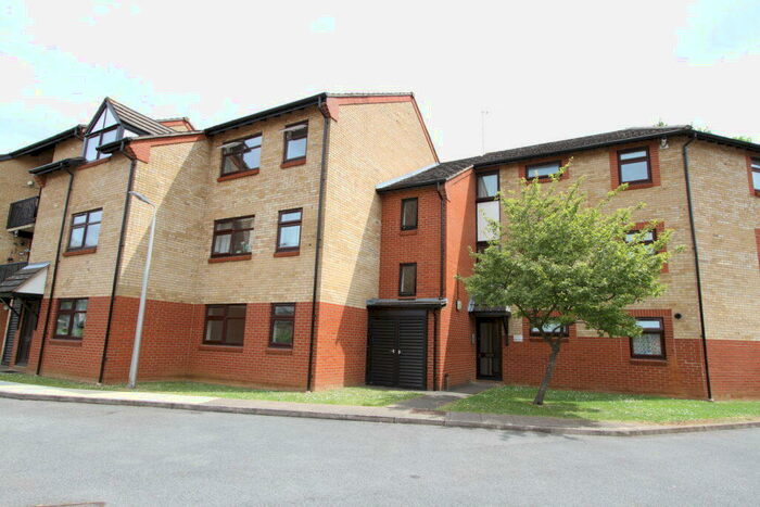2 Bedroom Apartment To Rent In Northumberland Court Duke Street Banbury Oxon, OX16