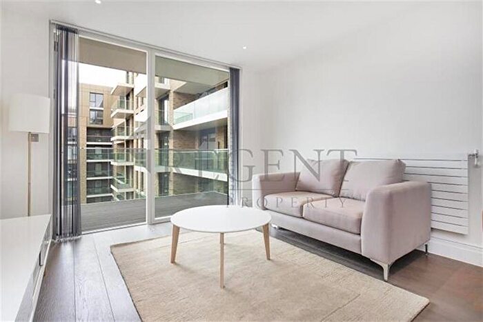 1 Bedroom Apartment To Rent In Hamond Court, Queenshurst Square, KT2