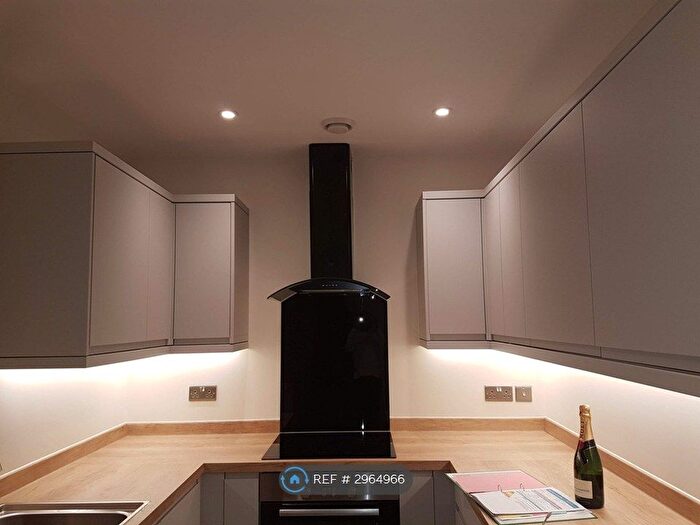 2 Bedroom Flat To Rent In London Street, Basingstoke, RG21