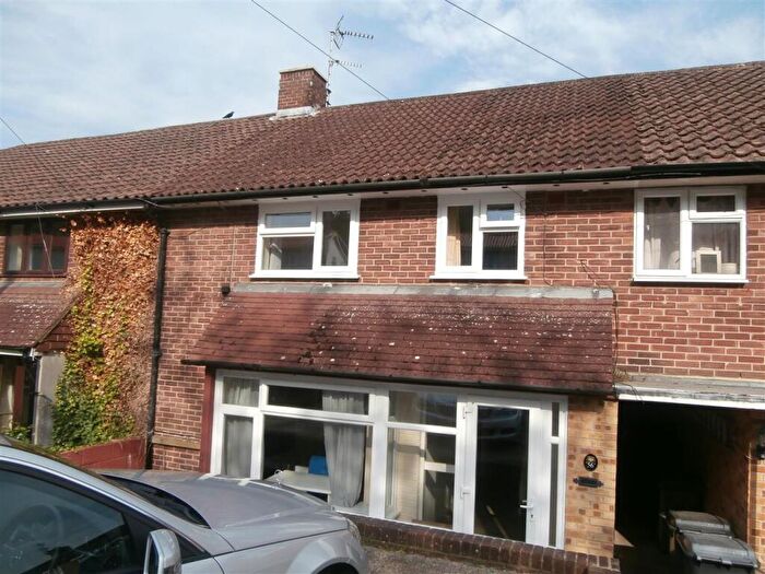 4 Bedroom Semi-Detached House To Rent In Walpole Road, Winchester, SO22