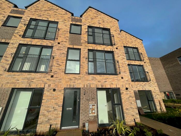 3 Bedroom Town House To Rent In Emmeline Pankhurst Dr, Stretford, Manchester, M32