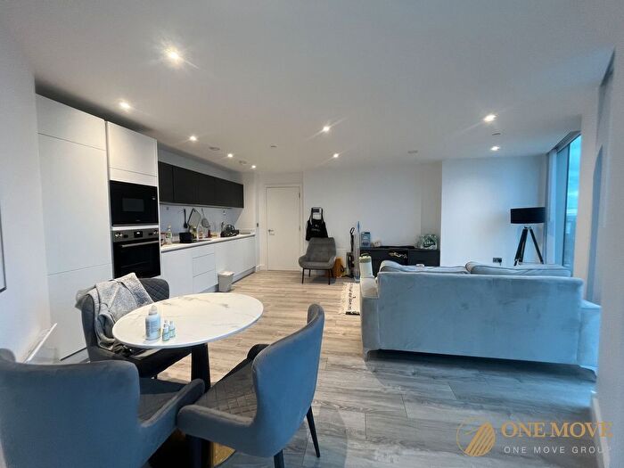 2 Bedroom Flat For Sale In Silvercroft Street, Silvercroft Street, M15