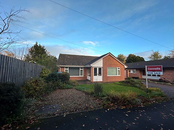 3 Bedroom Detached Bungalow For Sale In Rectory Close, Staplegrove, Taunton, TA2