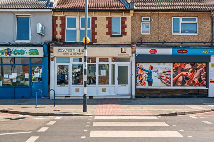 2 Bedroom Flat To Rent In Locksway Road Silver Sub, Southsea, PO4