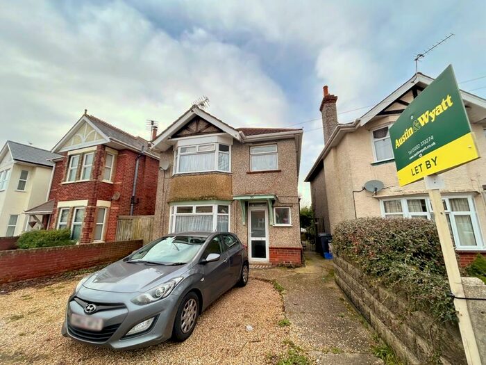 1 Bedroom Flat To Rent In Edgehill Road - Winton, BH9