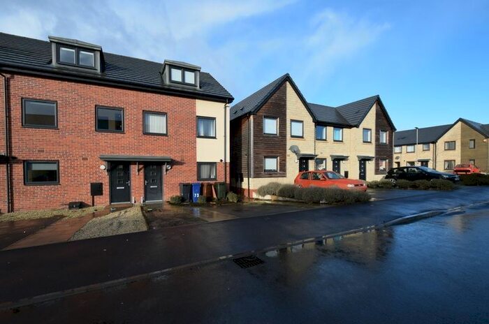 3 Bedroom Town House To Rent In Oak Road, Thurnscoe, Rotherham, S63