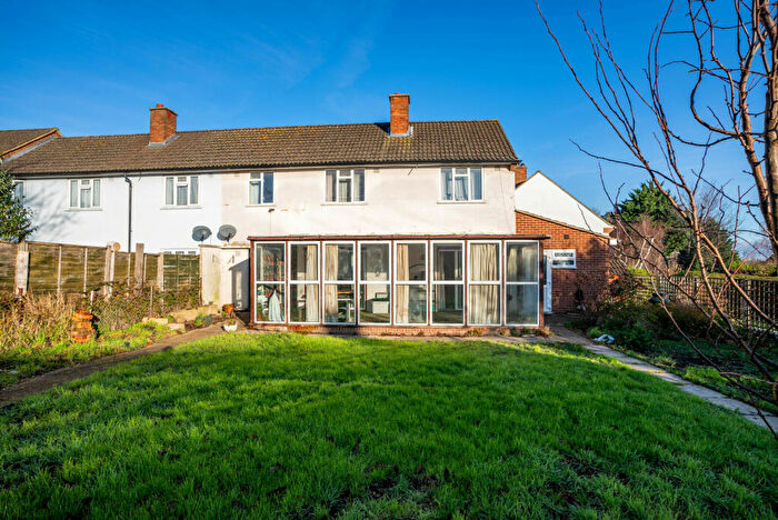 3 Bedroom End Of Terrace House For Sale In Pemberton Close, St. Albans, Hertfordshire, AL1