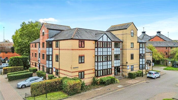 1 Bedroom Apartment For Sale In Waterside Gardens, Reading, Berkshire, RG1