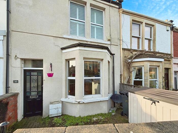 4 Bedroom Terraced House To Rent In Eastfield Road - Westbury On Trym, BS9