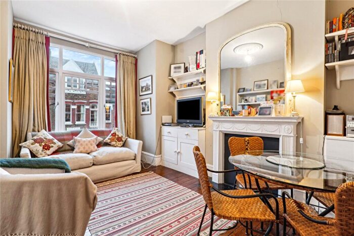 1 Bedroom Apartment For Sale In Marjorie Grove, SW11