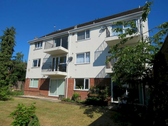 2 Bedroom Flat To Rent In Wiltshire Road, Marlow SL7