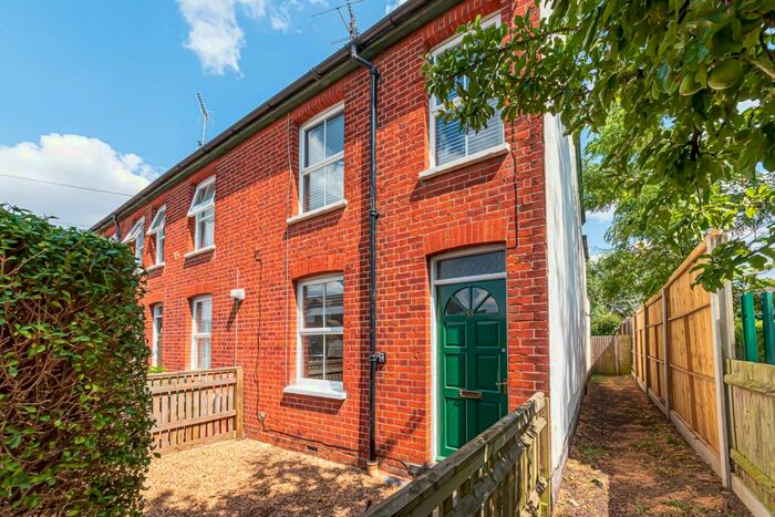 3 Bedroom Terraced House To Rent In Seaford Road, Wokingham, RG40