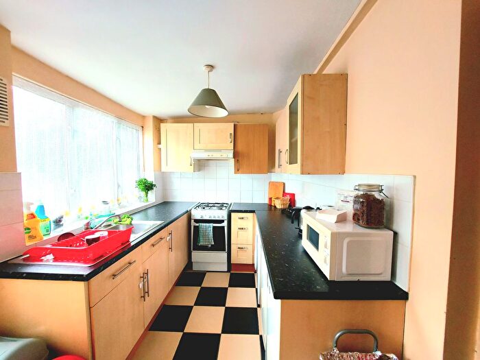 2 Bedroom Property To Rent In Farmer Road, London, E10