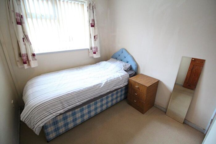 2 Bedroom Bungalow For Sale In Tresillian Road, Exhall, Coventry, Warwickshire, CV7
