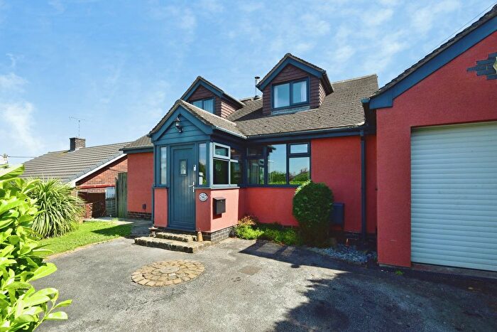 3 Bedroom Detached House For Sale In Gorsey Bank, Stoke-On-Trent, Staffordshire, ST6