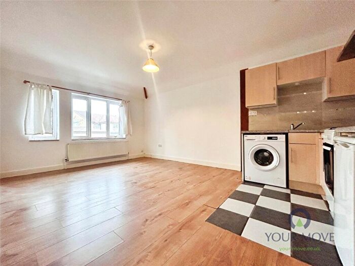 1 Bedroom Flat To Rent In Kings Road, London Colney, St. Albans, Hertfordshire, AL2