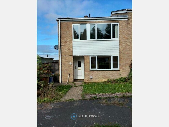 3 Bedroom Semi-Detached House To Rent In Abbotts Road, Haverhill, CB9
