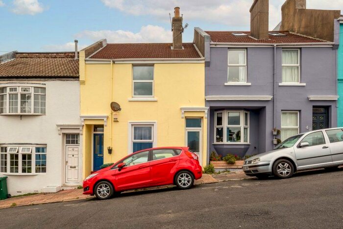 2 Bedroom Apartment To Rent In Richmond Street, BN2